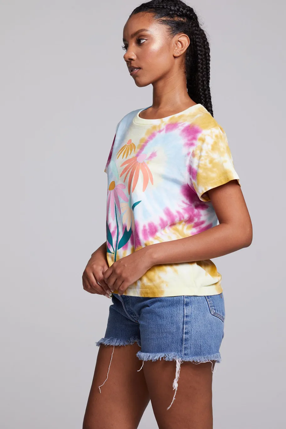 Fashion Chaser Brand Daisy Bunch Tee