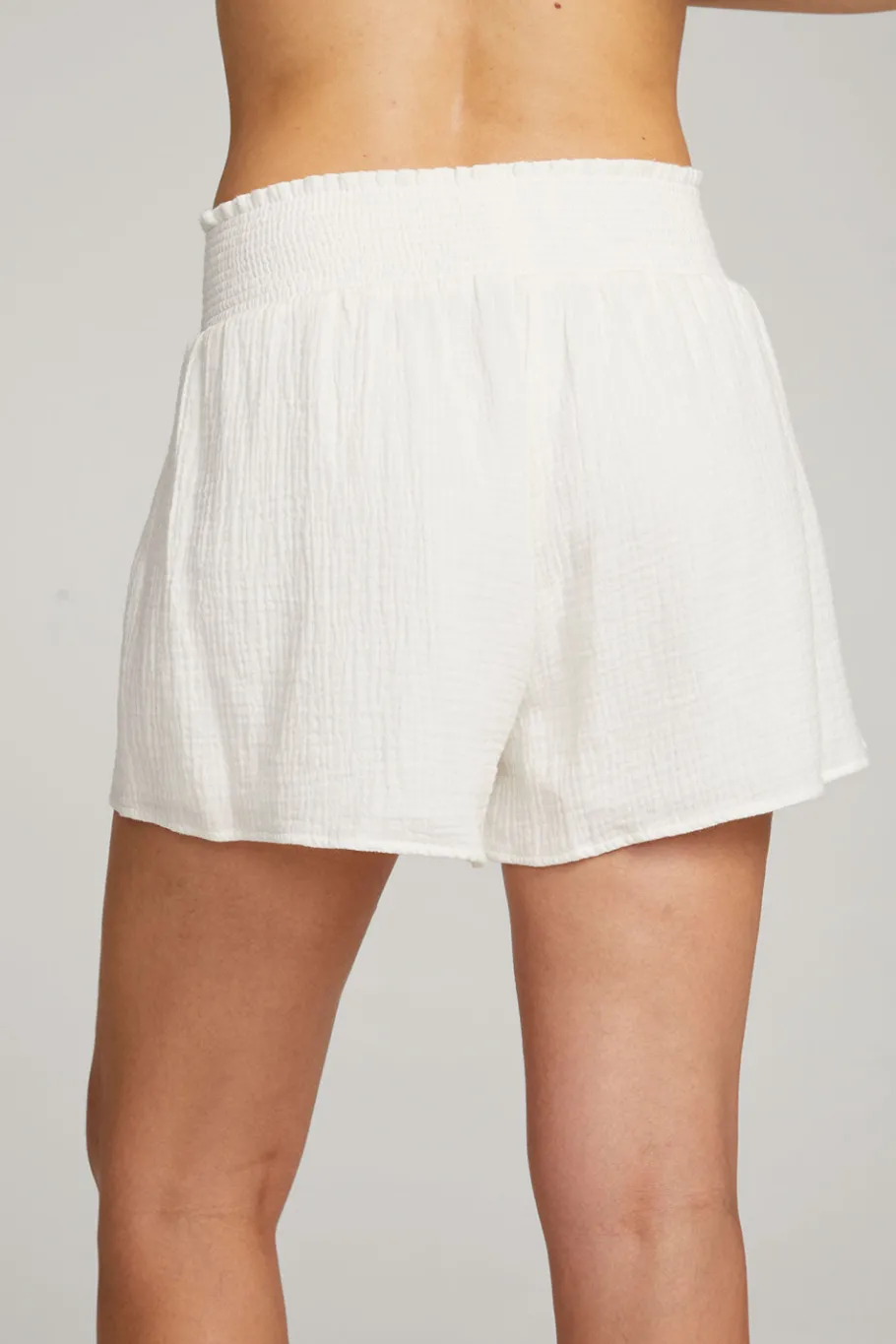 Outlet Chaser Brand Electra White Short