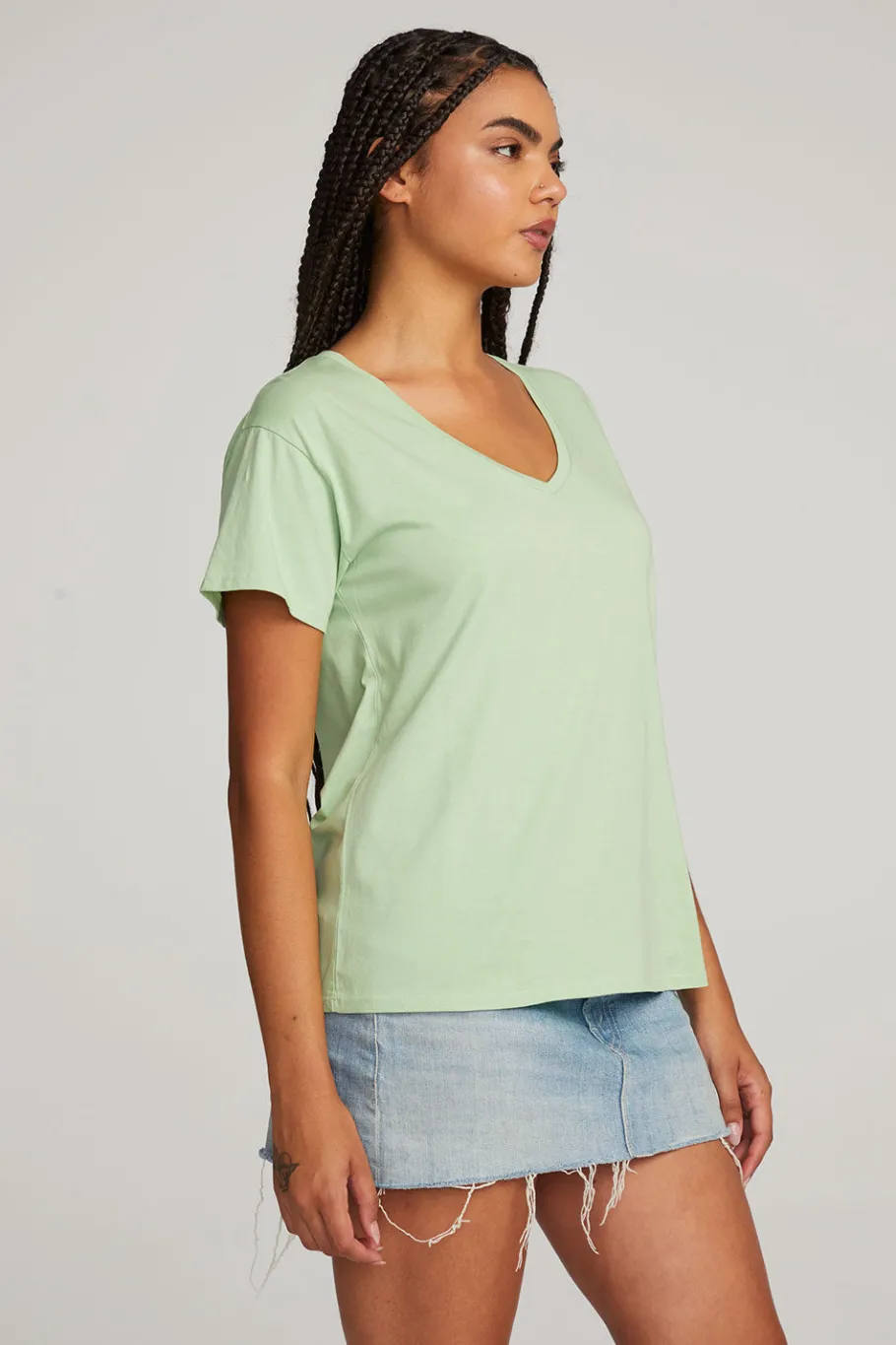 Outlet Chaser Brand Everyday Essential Quiet Green V-neck Tee