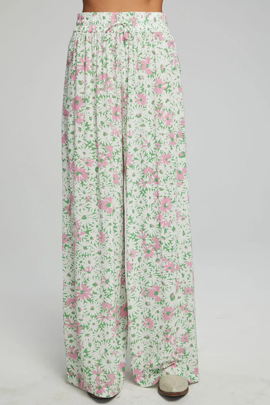 New Chaser Brand Hudson Joggers - Grass Daisy Floral