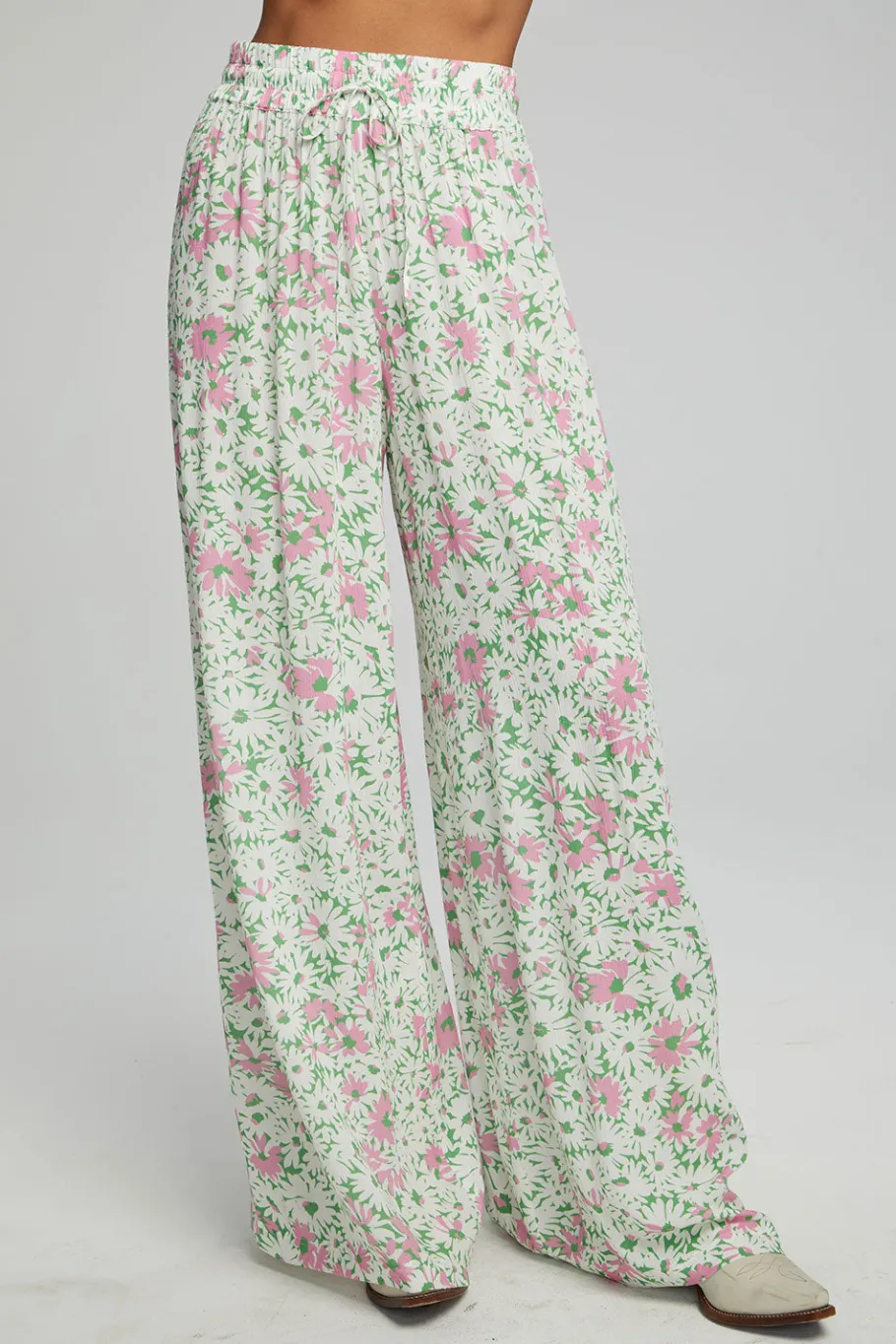 New Chaser Brand Hudson Joggers - Grass Daisy Floral