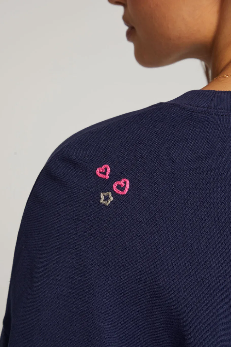Outlet Chaser Brand Mama Embroidery Pullover