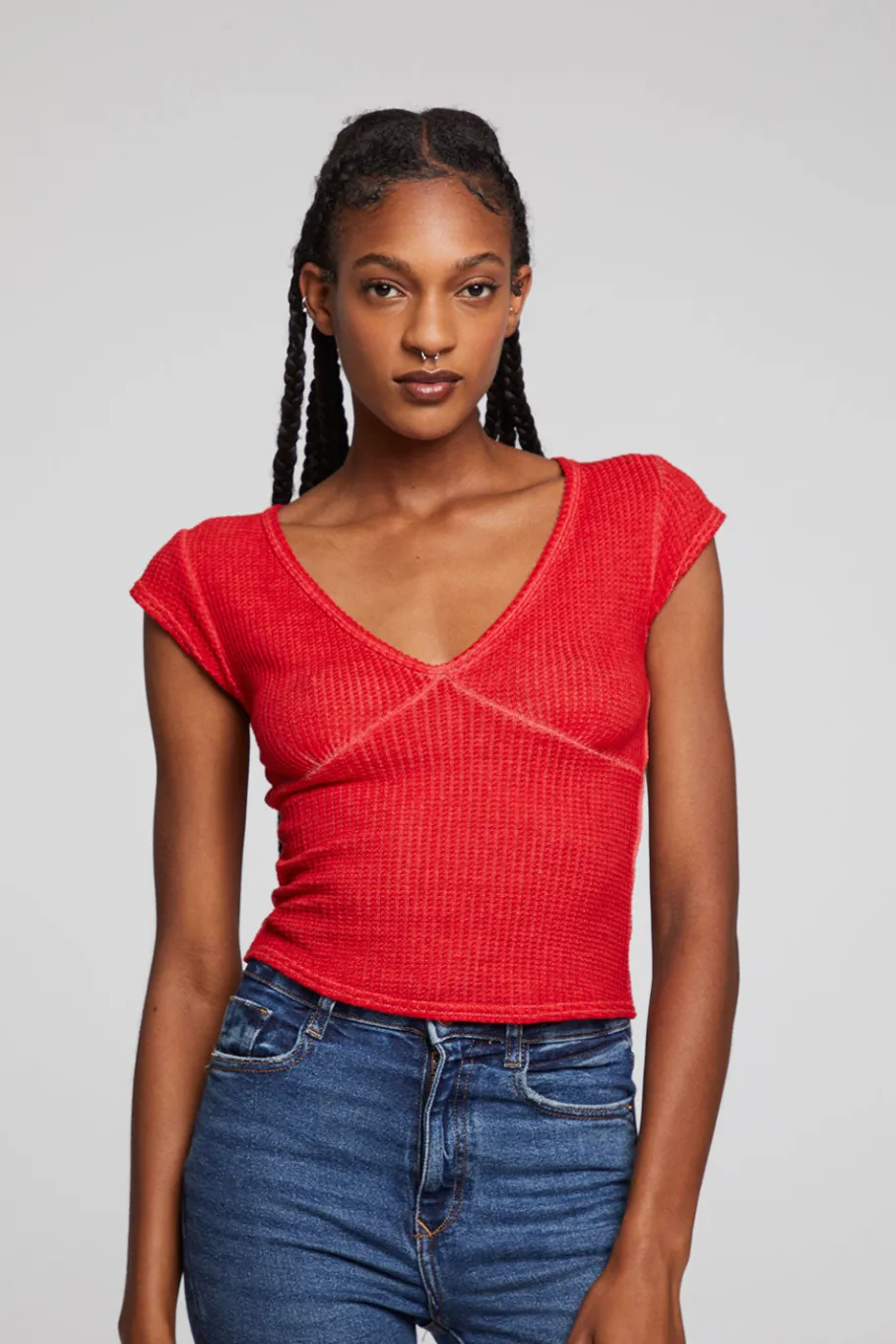 Outlet Chaser Brand Page Crimson Tee