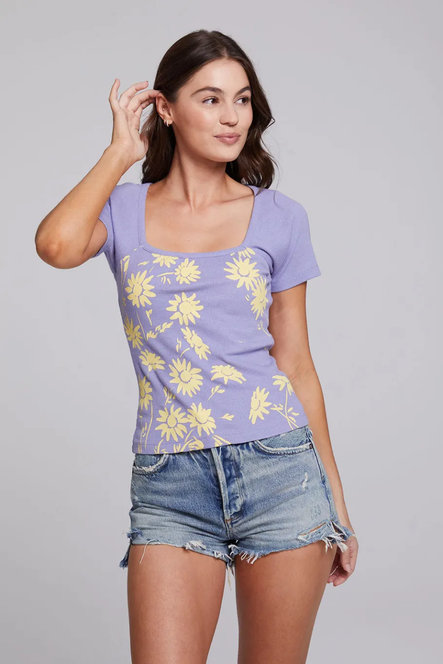 Store Chaser Brand Painted Daisies Sambuco Tee