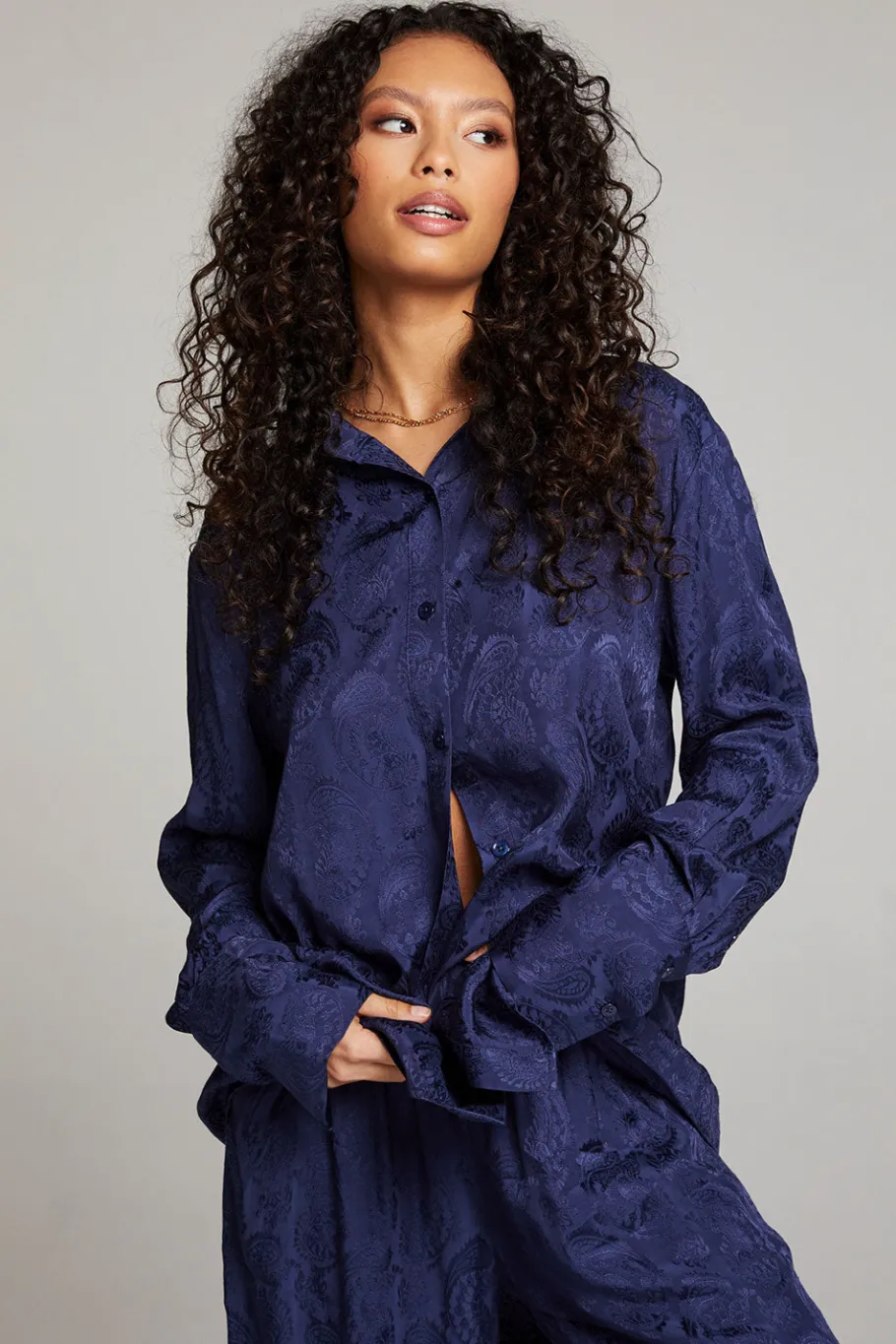 Store Chaser Brand Ruby Sapphire Button Up